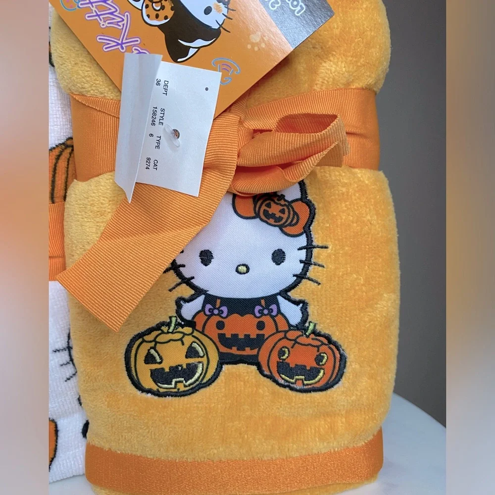 NEW!! Hello Kitty Halloween Hand Towels 2 packs